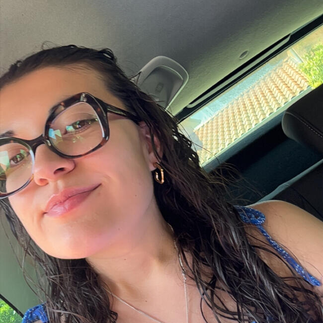 Babysitter in Les Roches-de-Condrieu: Manon