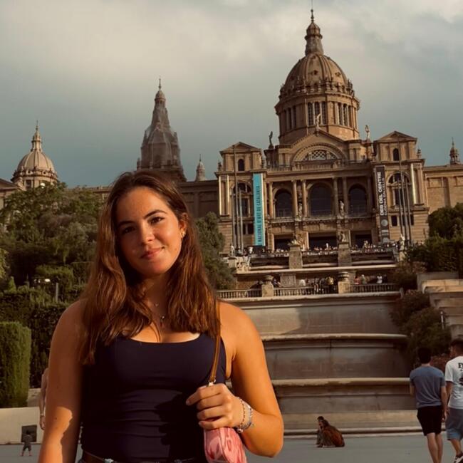 Babysitter in Paradiso: Thais