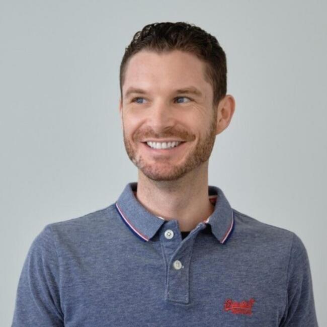 Δουλειά για babysitter στην περιοχή Δήμος Πάφου: Lee