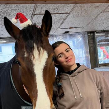 Babysitter Russikon: Selina