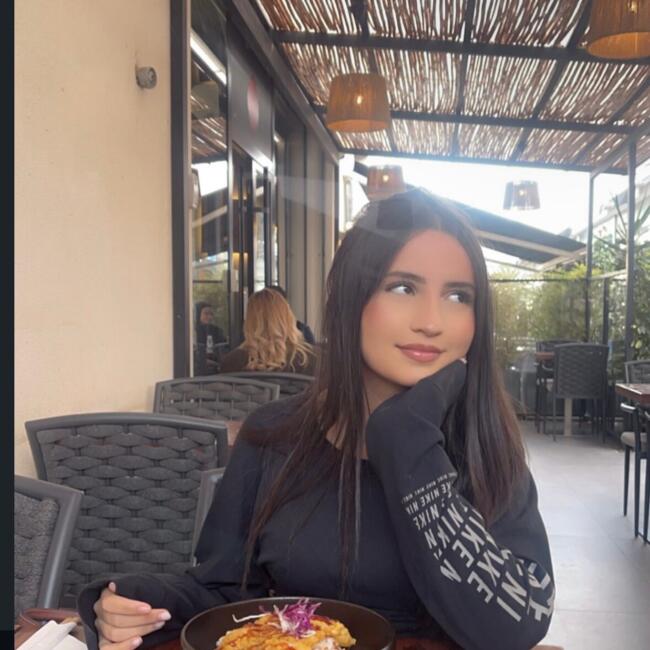 Babysitter in Meudon: Yasmina
