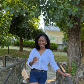 Babysitter Oliveira do Bairro: Luena