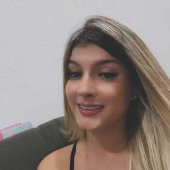 Babysitter Goiânia: Yasmin