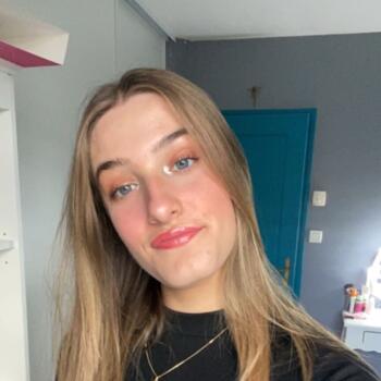 Babysitter in Nantes: Julie