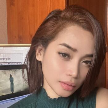 Babysitter in Antwerp: Madelaine Adrienne