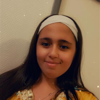 Babysitter in Paris: Aya