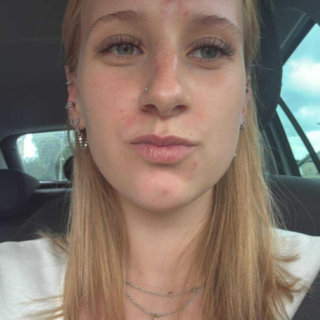 Babysitter in Aarlen: Esther