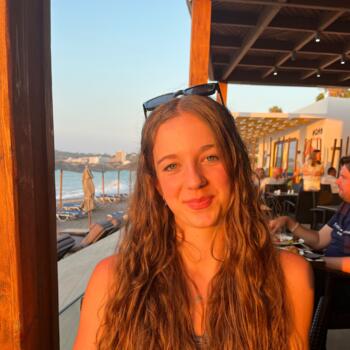 Babysitter in Bury St Edmunds: Jasmine