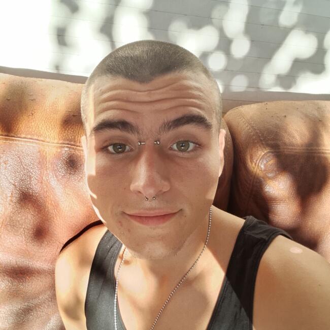 Babysitter in Marseille: Jarod