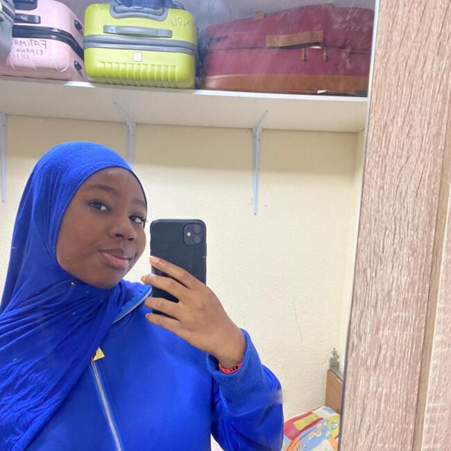 Canguro en Zaragoza: Faty