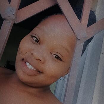 Babysitter in East London: Anam Miso