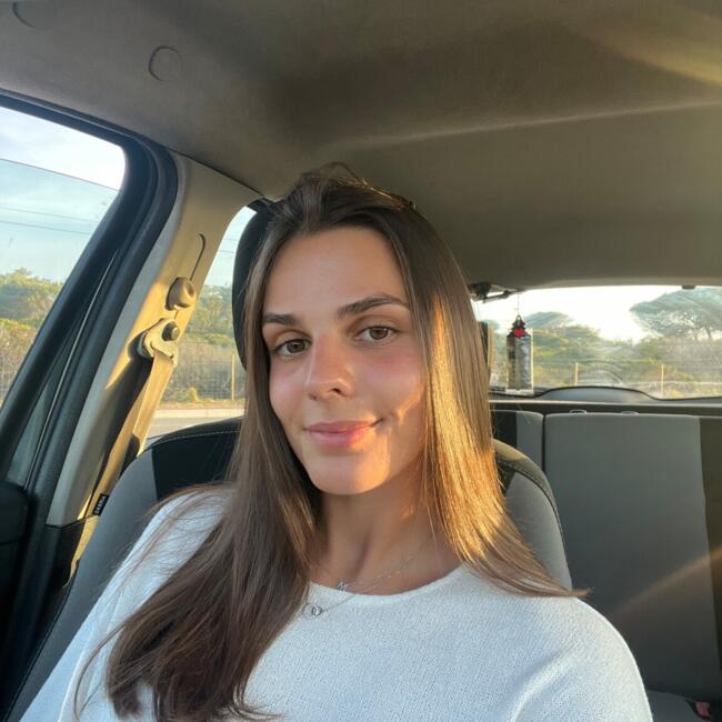 Babysitter em São Domingos de Rana: Marta