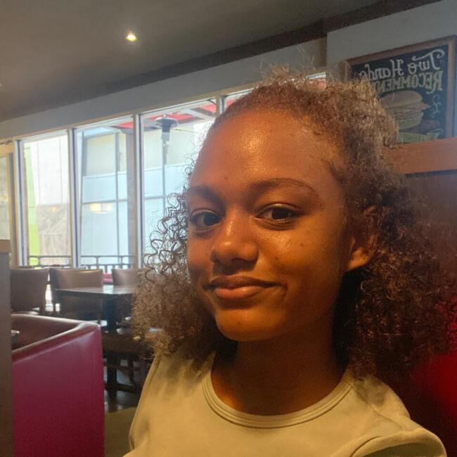 Babysitter in Port of Spain: Adriana