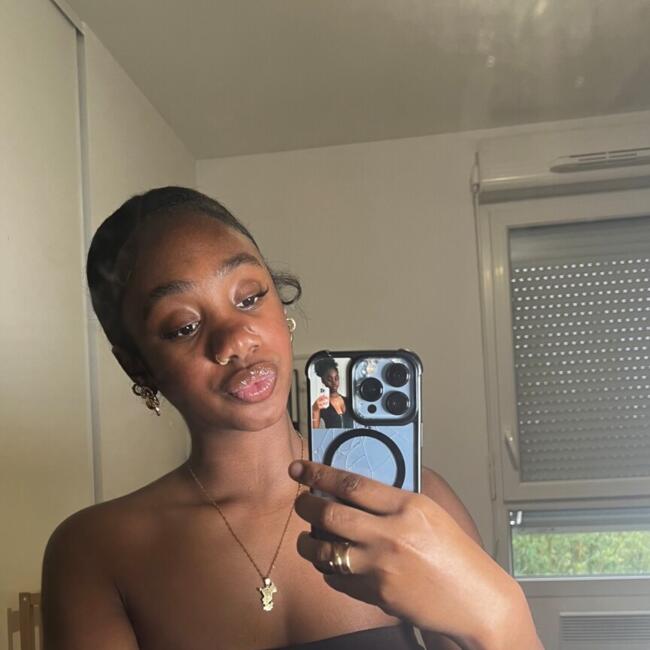 Babysitter in Launaguet: Ynesse