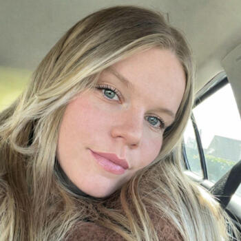Baby-sitter Nortkerque: Laurie