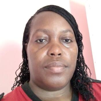 Babysitter in Santa Cruz: Tenesha