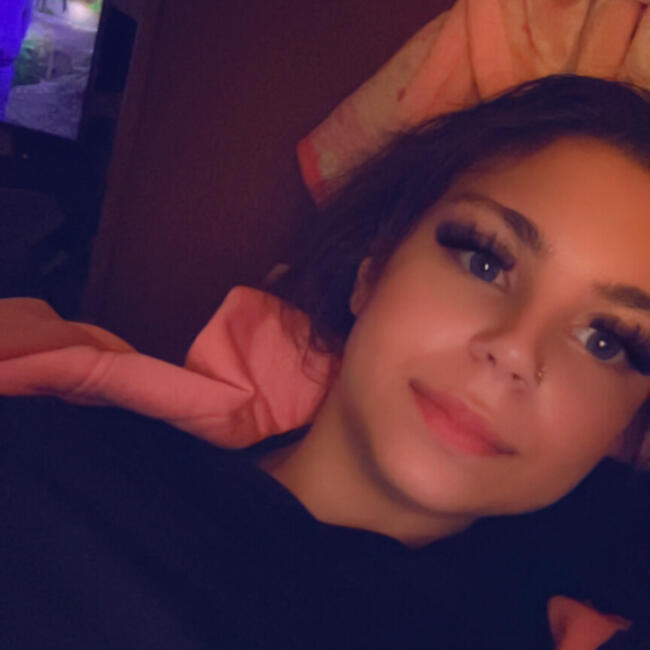 Babysitter in L'Isle-d'Abeau: Chayna