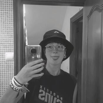 Babysitter in Torrent: Carla