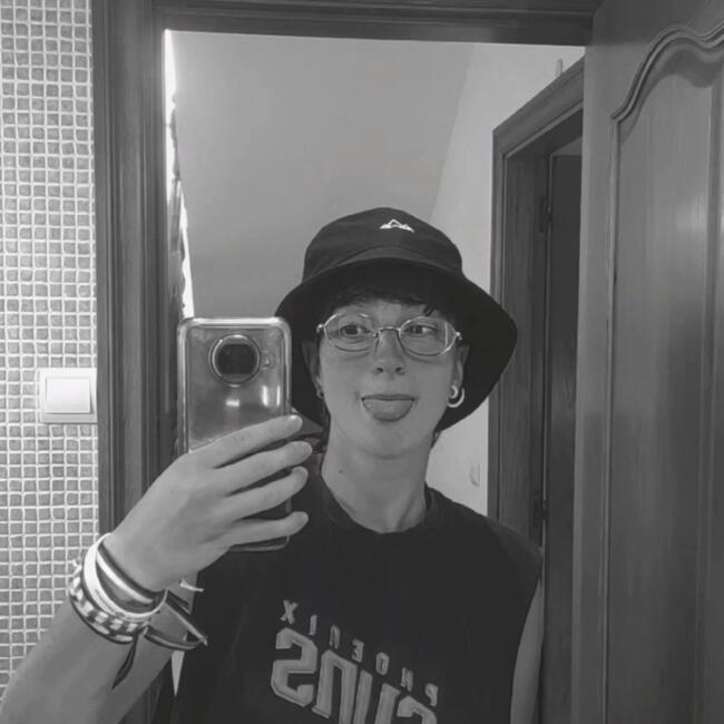 Babysitter in Torrent: Carla