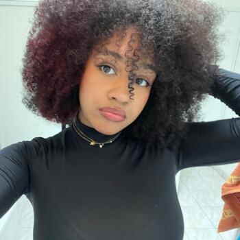 Babysitter in Angers: Nolha