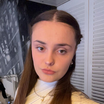 Babysitter in Lille: Chloee