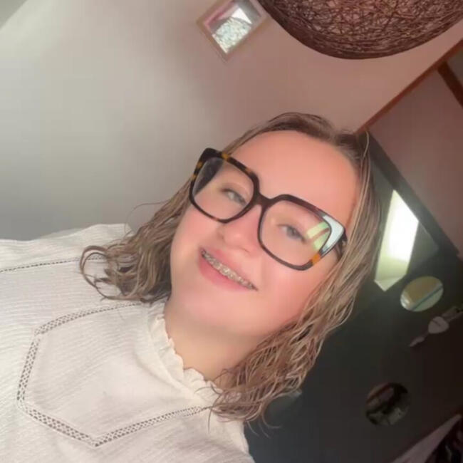 Babysitter in Pont-Audemer: Oceane