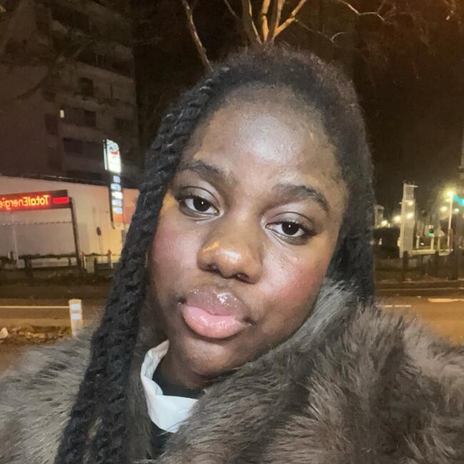 Babysitter in Paris: Eunice