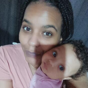 Emprego de babá em Colombo: emprego de babá Ana paula