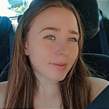 리에주에 있는 베이비시터: Léa