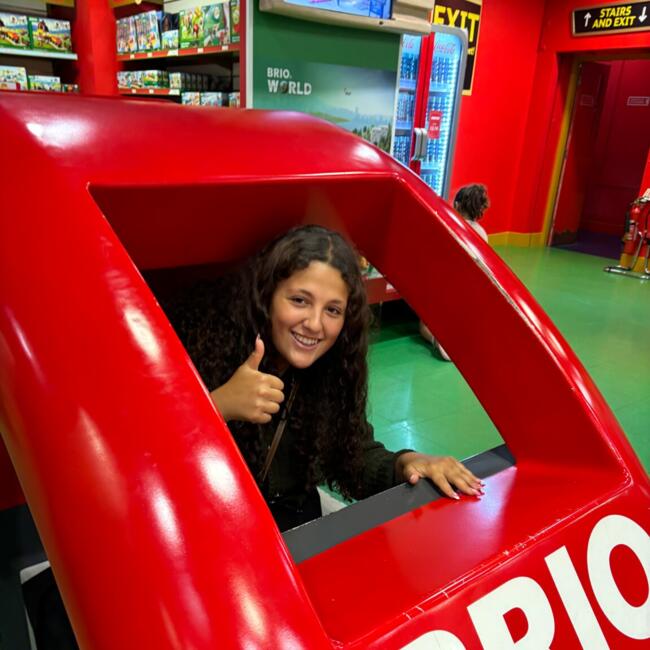 Babysitter in Tellin: Nina