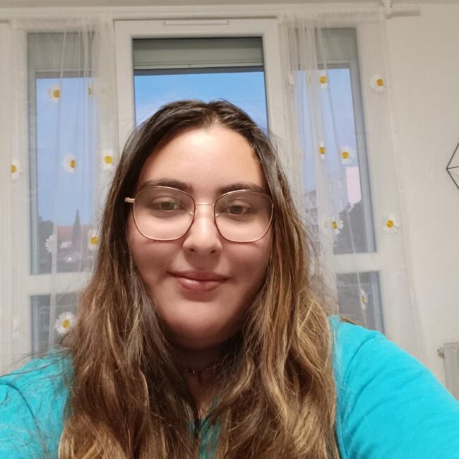 Babysitter in Saintes: Lucy