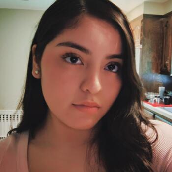 Babysitter Staten Island: Anahi