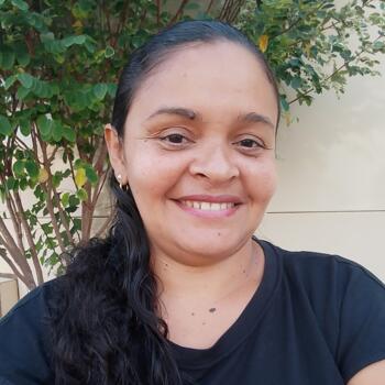 Babysitter in São José de Ribamar: Adriana