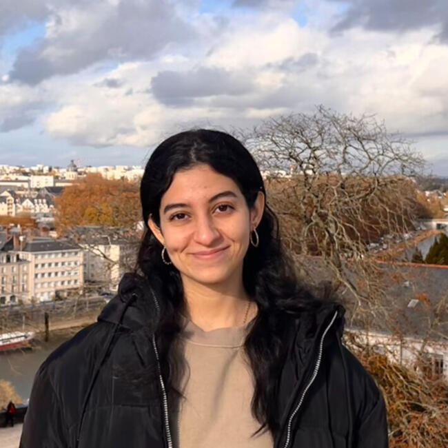 Babysitter in Angers: Sarra