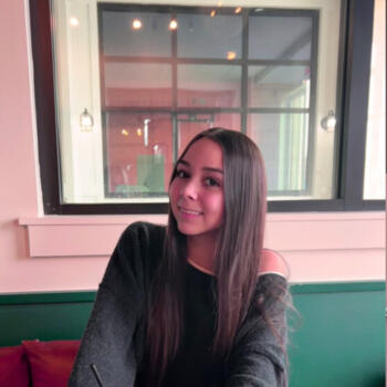 Babysitter in Portsmouth: Addison