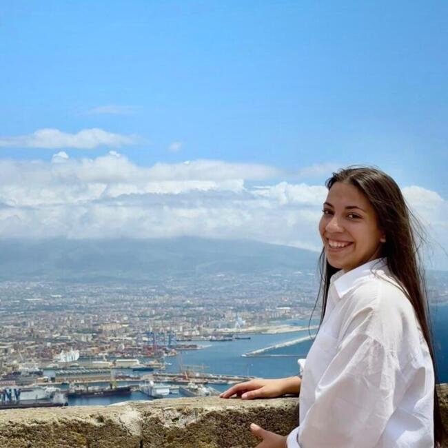 Babysitter in Valmorea: Mirea