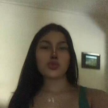 Babysitter in Barra Velha: Lara