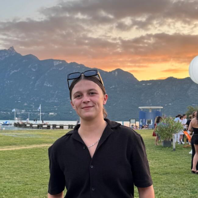 Babysitter in Annecy: Laura