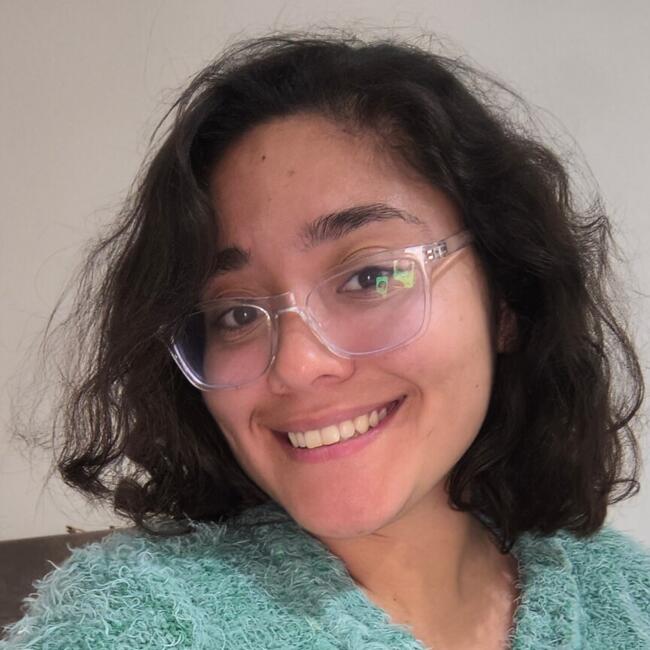 Babysitter in Moreno: Sheila Andrea