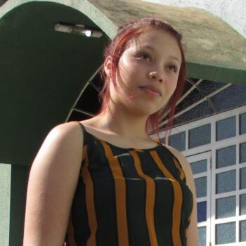 Babá em Betim: Yakira