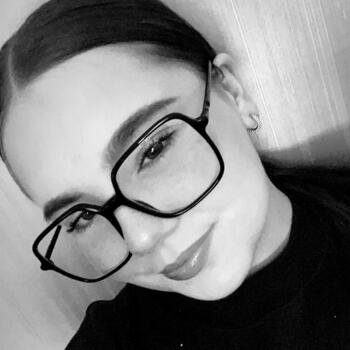 Babysitter in Sète: Angie