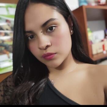 Babysitter in Msida: Angie