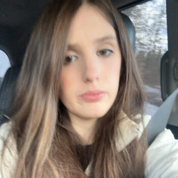 Babysitter in Pepperell: Olivia