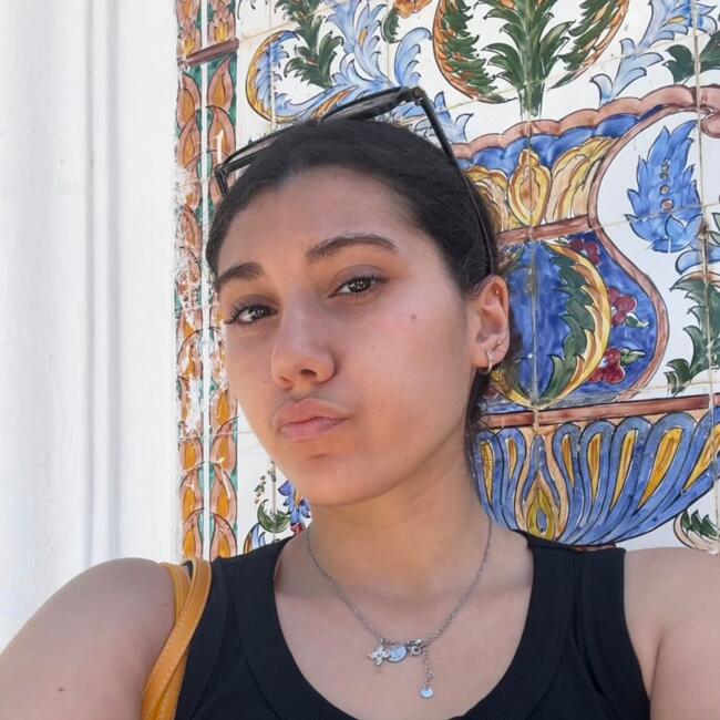Babysitter in Paris: Imane Mazarine