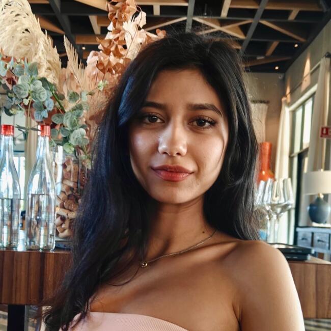 Babysitter in Tijuana: Alondra