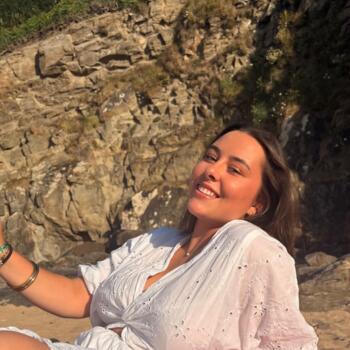 Babysitter in Mondeville: Anais