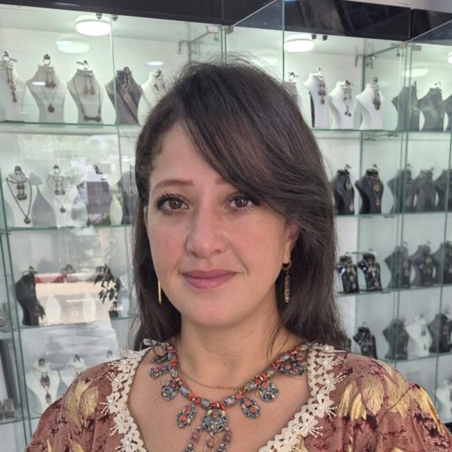 Babysitter in Saint-Cyr-l'École: Sihem