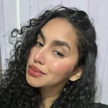 Babysitter in Levittown: Maria Victoria