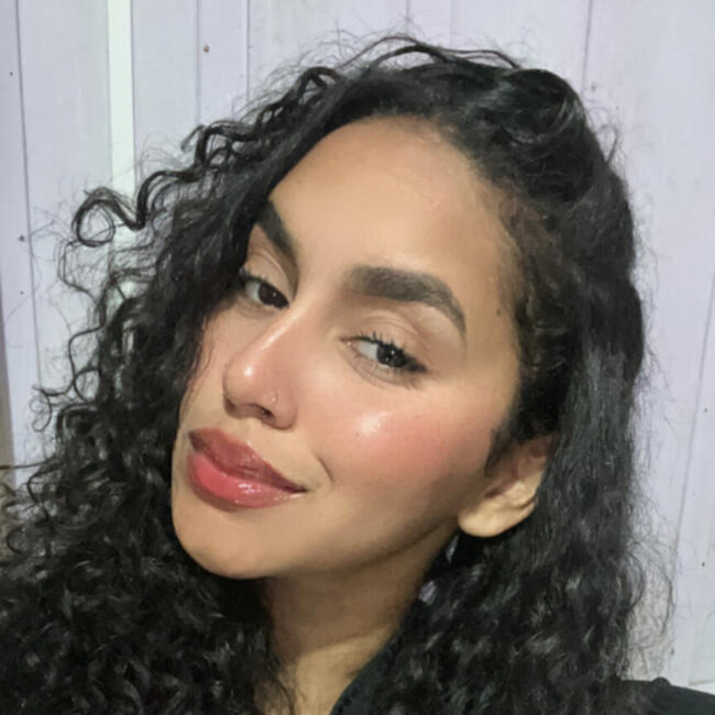 Babysitter in Levittown: Maria Victoria