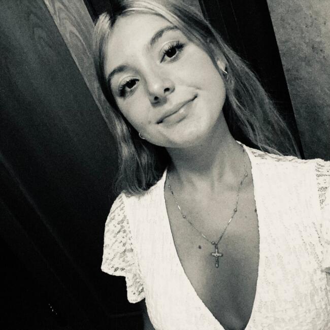 Babysitter em Sintra: Valéria